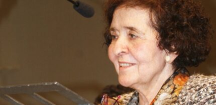 Pilar Serrano de Menchén: “la verdadera poesía nos hace bucear en nuestro interior, buscar la verdad de lo que somos”